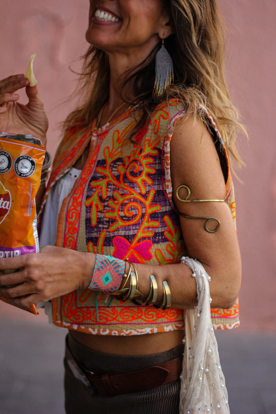 PENDIENTES GRISES DORADOS Y MARRONES